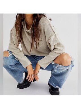 Relaxed Knit Sweater in cream /oat